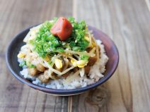 ねぎ梅ナムル納豆十六雑穀ご飯