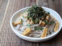 味付け揚げ大葉のり納豆十割そば